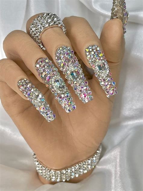 Pin De Saray Guchi Em Brillantes Unhas Enfeitadas Unhas Bonitas