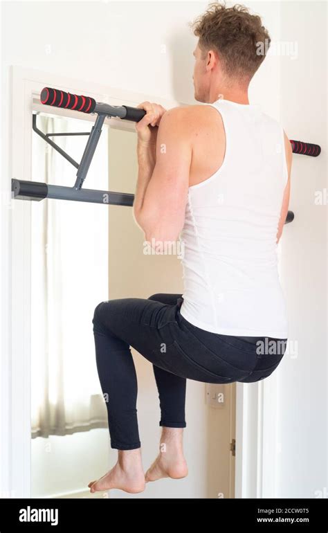 Supine Pull Up Hi Res Stock Photography And Images Alamy