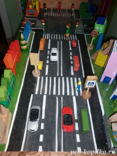 Макет для детского сада "Город". Макет собран из бросового материала ...