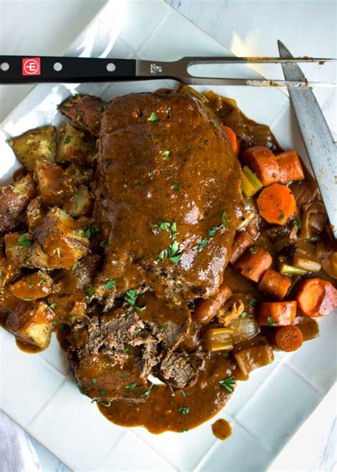 Easy Crock Pot Pot Roast With Gravy