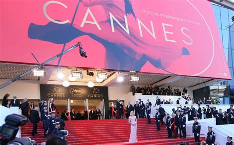 La industria del cine argentino protesta en Cannes contra las políticas