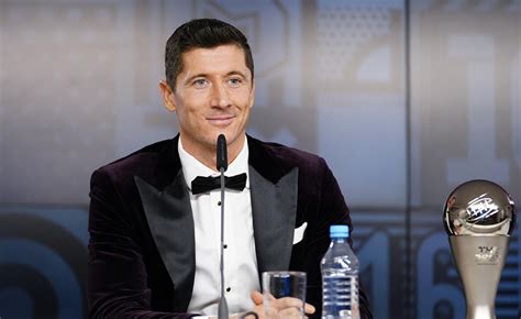 Lewandowski Eleito O Melhor Jogador Do Mundo Pela Fifa Ubat