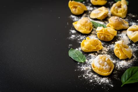 Pasta Tortellini Tradicional Italiana Estilo De Comida Italiana Foto