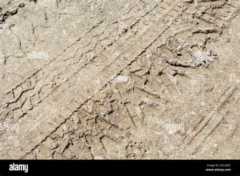 Tyre Impressions Dried Mud Hi Res Stock Photography And Images Alamy