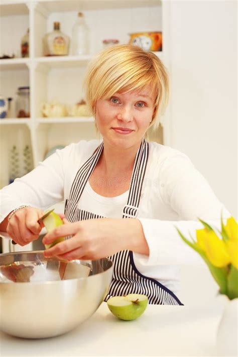 De Aziatische Muffins Van Het Paarbaksel In Huiskeuken Stock Afbeelding