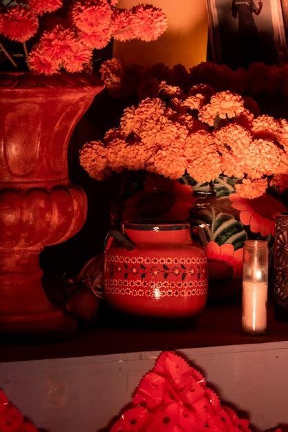 Altar De Ofrendas Para El Dia De Muertos Cirio De Barro Vela Y Flores