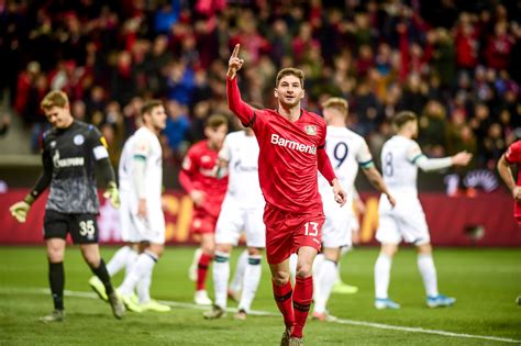 Doblete de Alario para la victoria de Leverkusen - Diario Río Negro