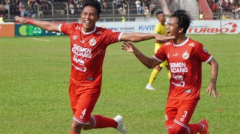 Semen Padang Fc Resmi Bubarkan Tim Agus Nova Terima Kasih