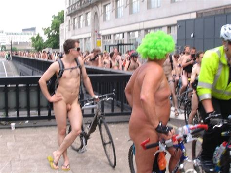 Overourhead Net Paradis Du Nu Naked In London