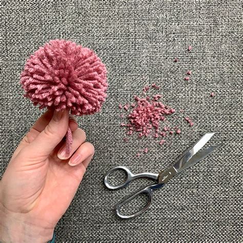 How To Make A Pom Pom Flower Bouquet With Materials You May Already Have How To Make A Pom