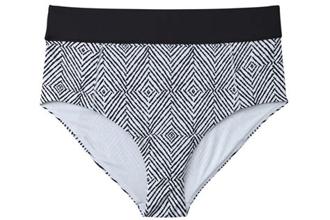 Carrie Underwood Models A Patterned Bikini From Her Own Line And Offers A Peek Inside Her