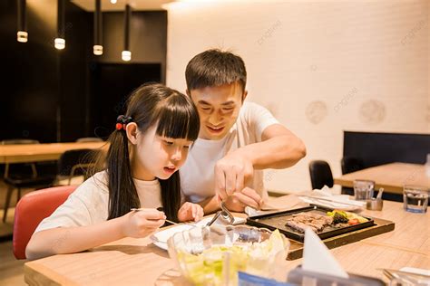 아버지와 딸 아버지의 날 파티 사진과 함께 조화로운 가족 사진 사진 배경 아버지와 딸 부모 자식 아버지의 날 배경 일러스트