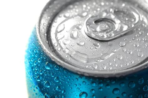 Lata Fresca De Refresco Gaseoso Gotas De Agua Refrescante Refrescante