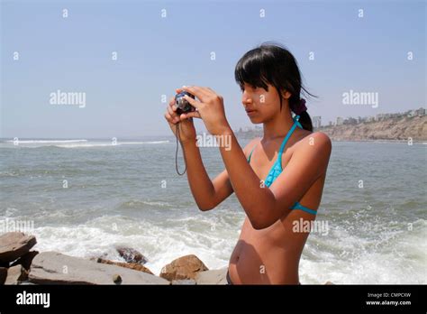 Playa De Los Bikini Fotos Und Bildmaterial In Hoher Aufl Sung Alamy