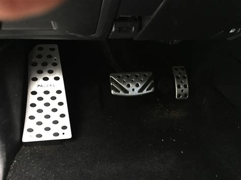 Накладка на подставку для ноги — Mitsubishi Pajero (4G), 3 л, 2012 года ...