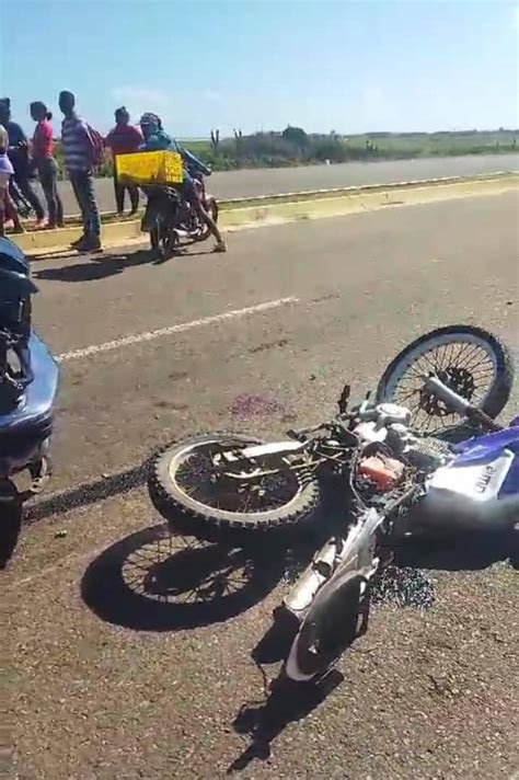 Pescador Muere Y Su Hijo Queda Lesionado Al Ser Impactada Su Moto Por