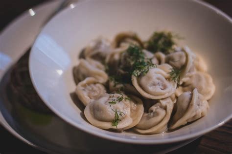 Варка пельменей: небольшая хитрость для красоты и вкуса