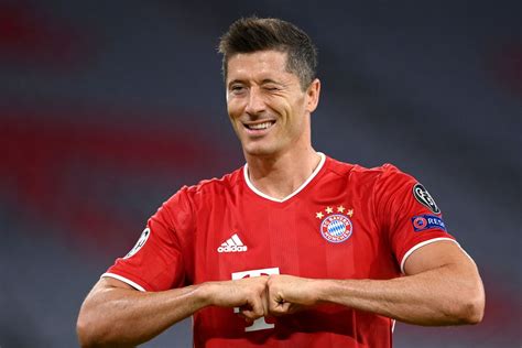 Report Bayern Munich Star Robert Lewandowski Prefers Fc Barcelona