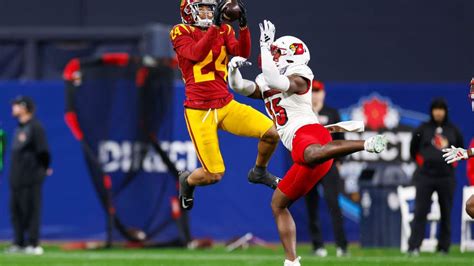 Uscs Moss Throws Holiday Bowl Record 6 Tds Trojans Beat No 16