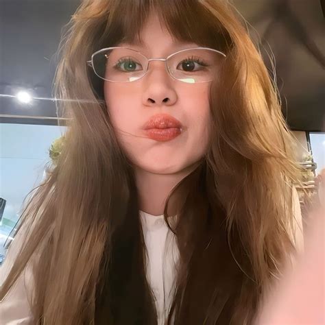 Pin By Ainniee On Bini Pretty Brunette Tiktok Style Cute