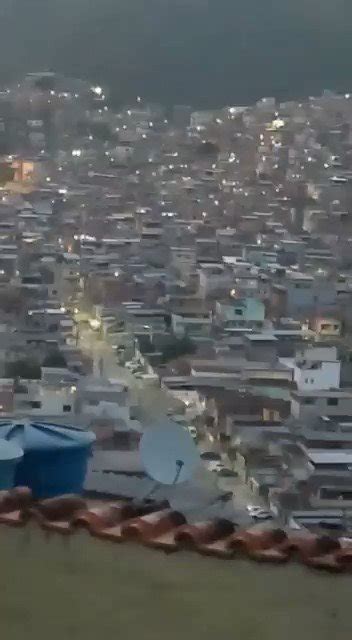 Jonas Di Andrade On Twitter Moradores Do Complexo Da Penha Na Zona