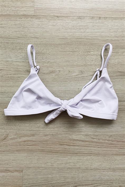 TOP LIS WHITE Biquíni Cortininha Asa Delta Hot Pants e Mais Vibe