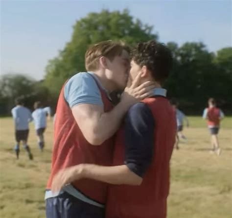 Nick And Charlie In Heartstopper Season Cute Gay Couples Alice Book Cute Gay