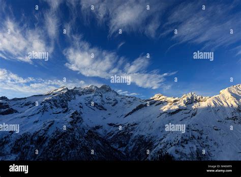 Alagna Valsesia Immagini Alagna Valsesia Fotos Stock Alamy