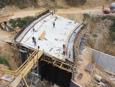 Piura destacan avance de obras de puente El Higuerón en la provincia