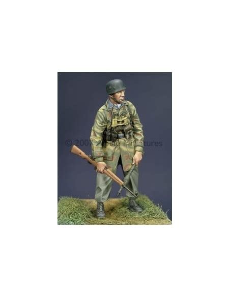 Alpine Miniatures German Paratrooper