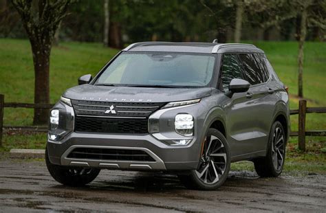 2022 Mitsubishi Outlander: 82 Exterior Photos | U.S. News