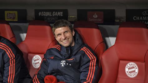 Thomas Müller TSV 1860 München nach Aktion des Bayern Stars sprachlos