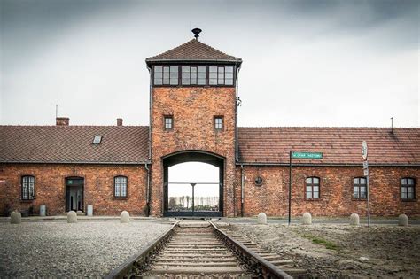 Krakow Guidet Heldagstur Til Auschwitz Birkenau Og Saltminen