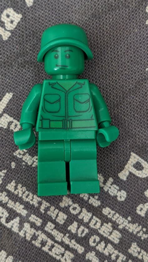 2010 Lego Toy Story Green Army Man Minifigure Toy001 In Sets 7595