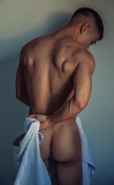 SHIRTLESS MALE MUSCULAR Nude Shower Towel Bare Butt Hunk PHOTO 4X6