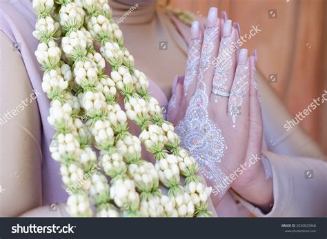 Henna Art Hands Bride Traditional Wedding Stock Photo 2030820968 ...