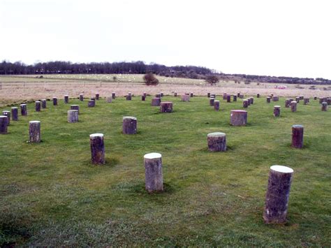 Woodhenge just as old as neighbour Stonehenge, new research shows ...