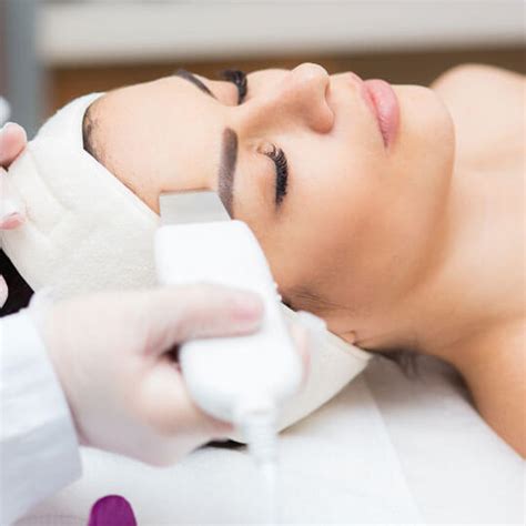 Facial Rejuvenation In Noida Skinlogics