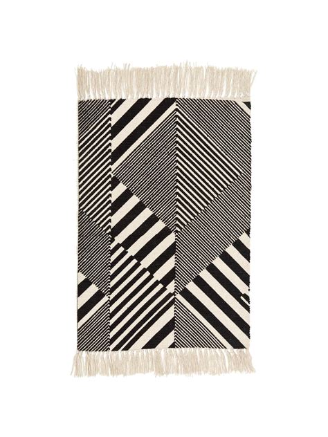 Tapis Graphique Noir Et Blanc Beely Westwing