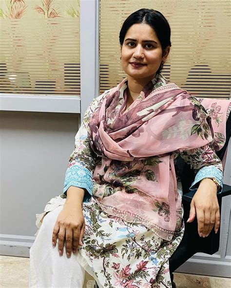 Pakistani Hot Auntie