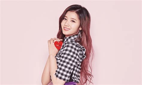 TWICE's Sana Revealed To Have Been Treated For Enteritis | Soompi