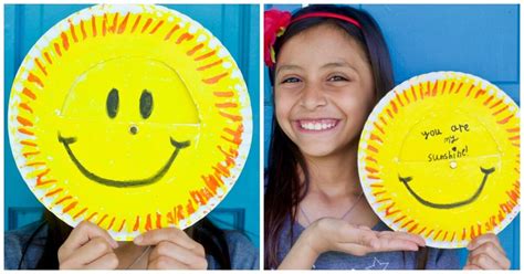 "You Are My Sunshine" Paper Plate Craft - The Soccer Mom Blog