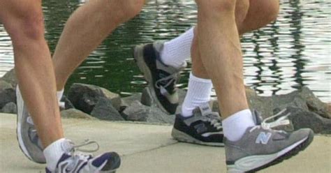 Naked Jogger Stays Step Ahead CBS News