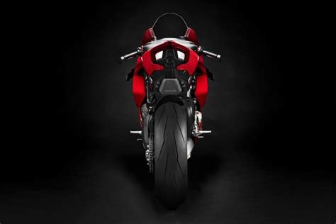 Hail To The King Ducati S New Panigale V R Is The Most Powerful