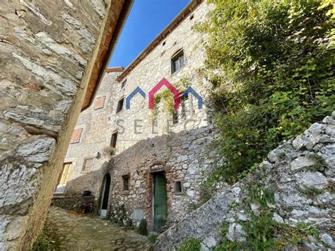 Villetta Bifamiliare In Vendita A Borgo A Mozzano Mediavalle Lucca