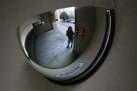 File:2008-03-14 Convex mirror in Atlanta garage entrance.jpg ...