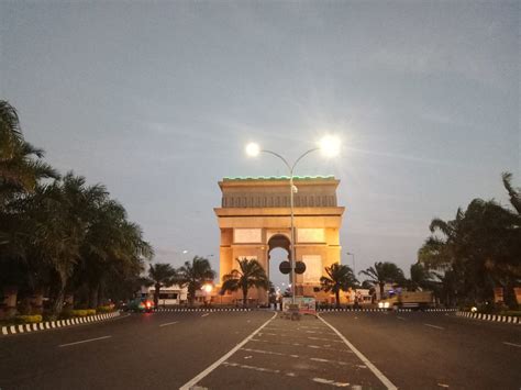 Daya Tarik Wisata Monumen Simpang Lima Gumul Slg Januari 2025