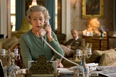 Peek at the pictures of Queen Elizabeth II in TV shows movies - Haber Tusba