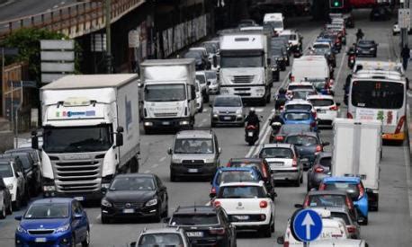 Traffico Agosto I Giorni Da Bollino Rosso Da Evitare Gazzetta It