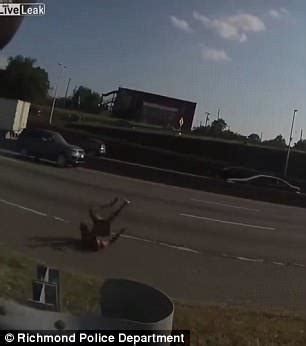 Virginia Cop Shoots Dead A Raging Naked Unarmed Man Daily Mail Online